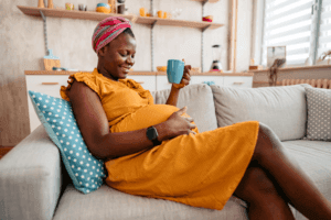 Leia mais sobre o artigo Canela Durante a Gravidez: Mitos, Verdades e Evidências Científicas